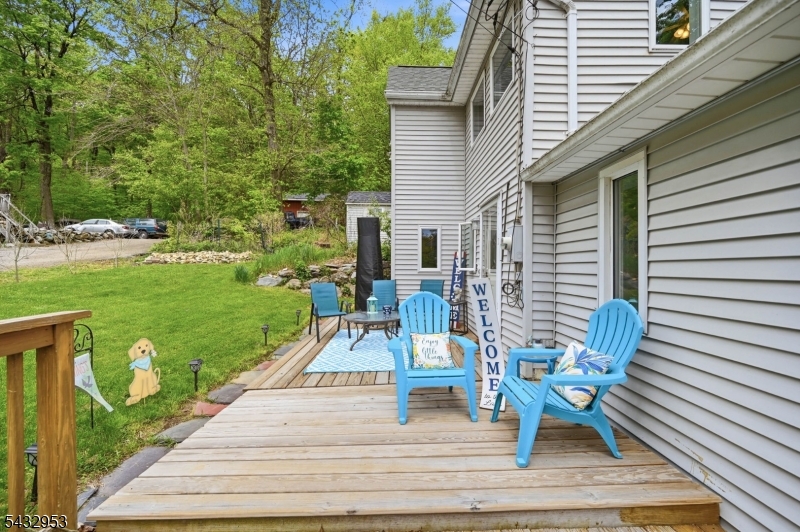 48 Goldfinch Ln Property Photo 18