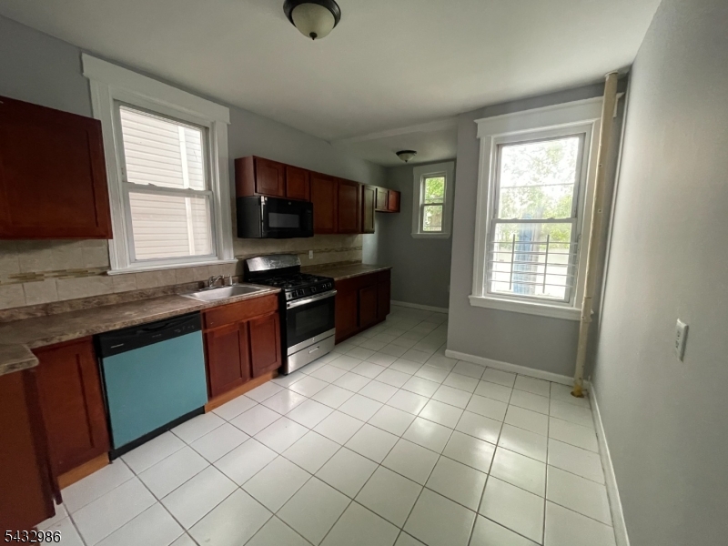 8 Treacy Ave 1 Property Photo 2
