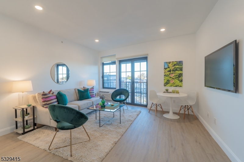 1026 Stuyvesant Ave 408 Property Photo 3