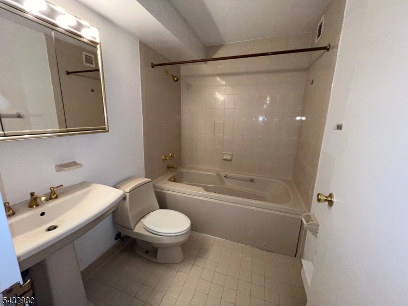 316 Prospect Ave 3c Property Photo 6