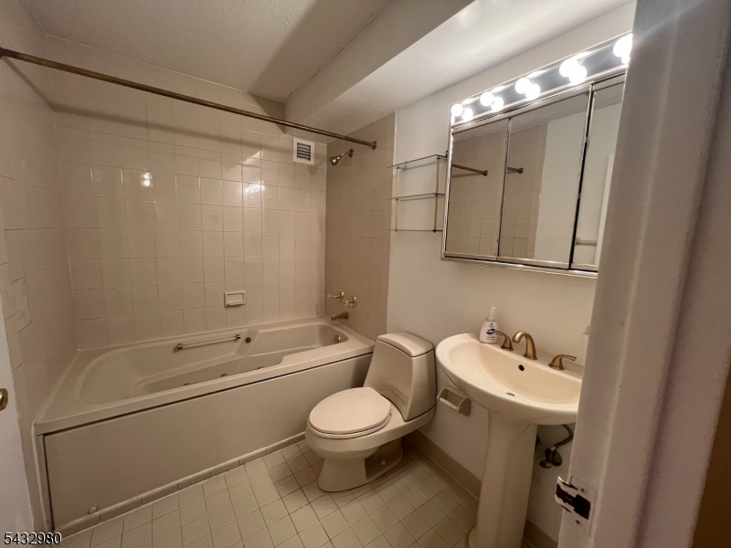 316 Prospect Ave 3c Property Photo 8