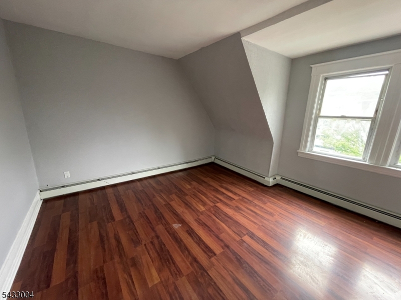 8 Treacy Ave 3 Property Photo 1