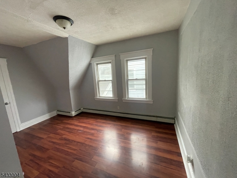 8 Treacy Ave 3 Property Photo 2
