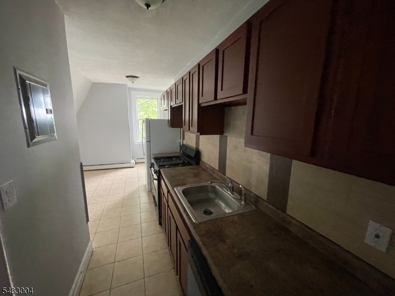 8 Treacy Ave 3 Property Photo 3