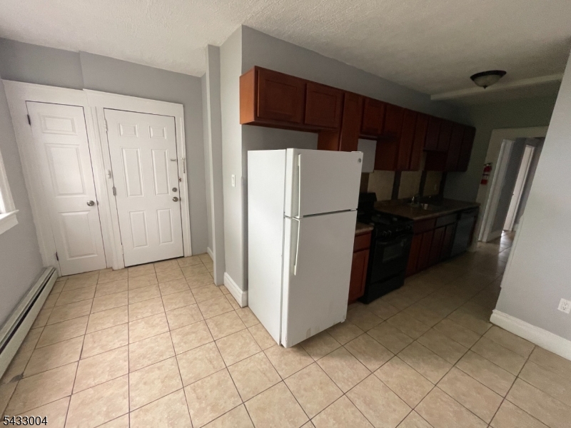 8 Treacy Ave 3 Property Photo 4