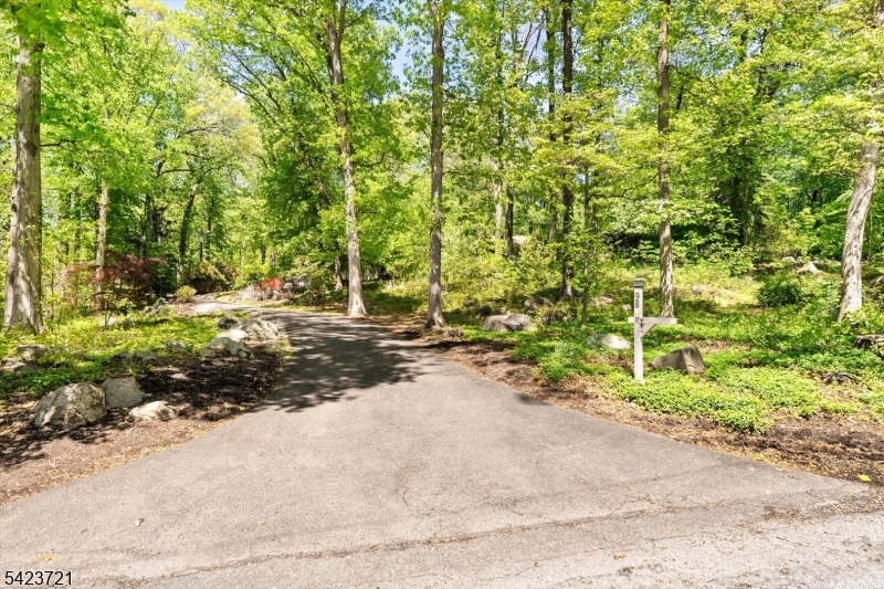 98 Snydertown Rd Property Photo 1