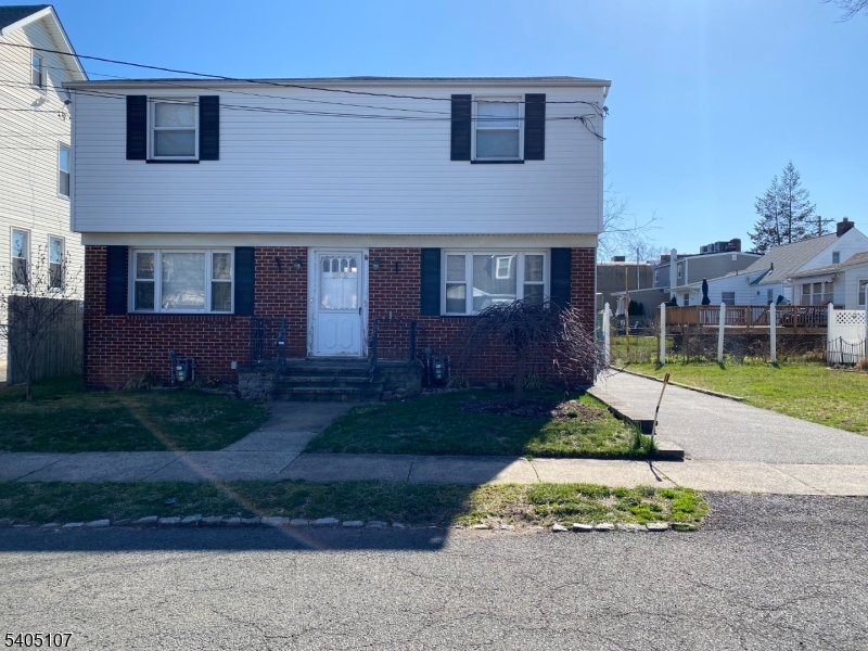 2612 Whittier Pl Property Photo 1