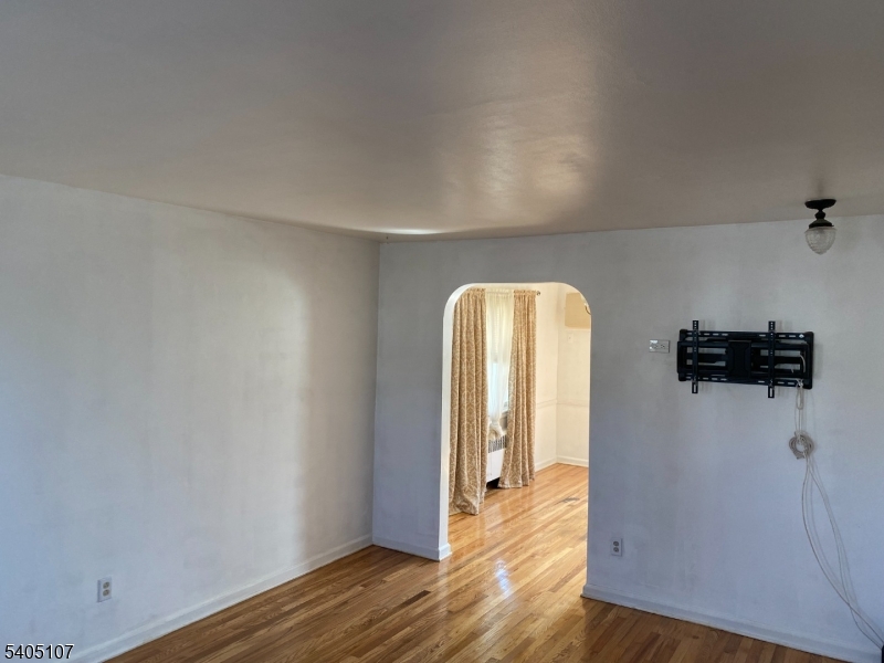 2612 Whittier Pl Property Photo 3