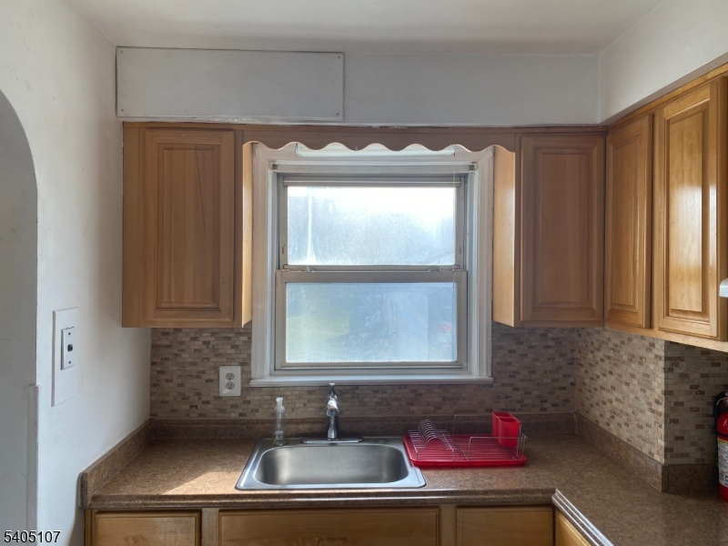 2612 Whittier Pl Property Photo 6