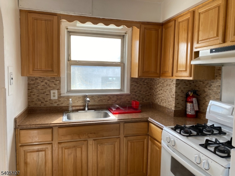 2612 Whittier Pl Property Photo 8