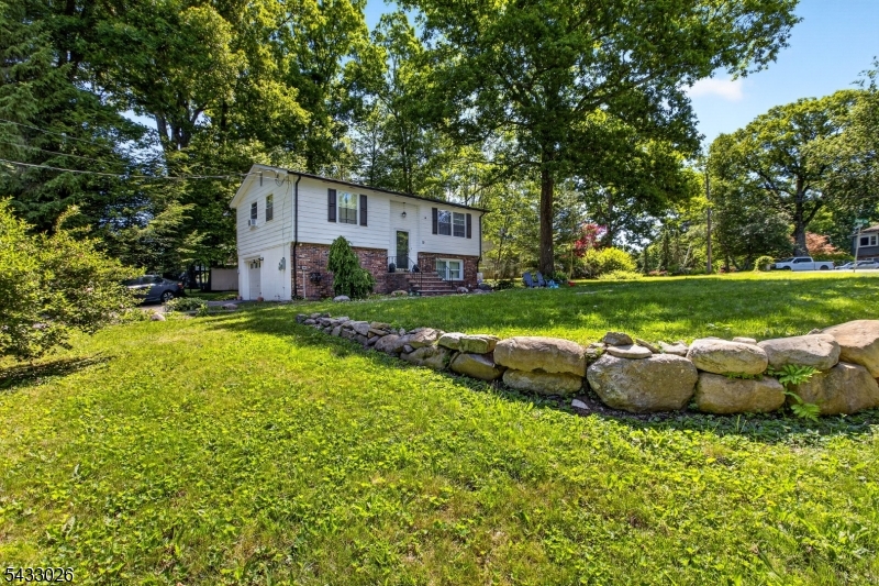 19 Circle Dr Property Photo 2