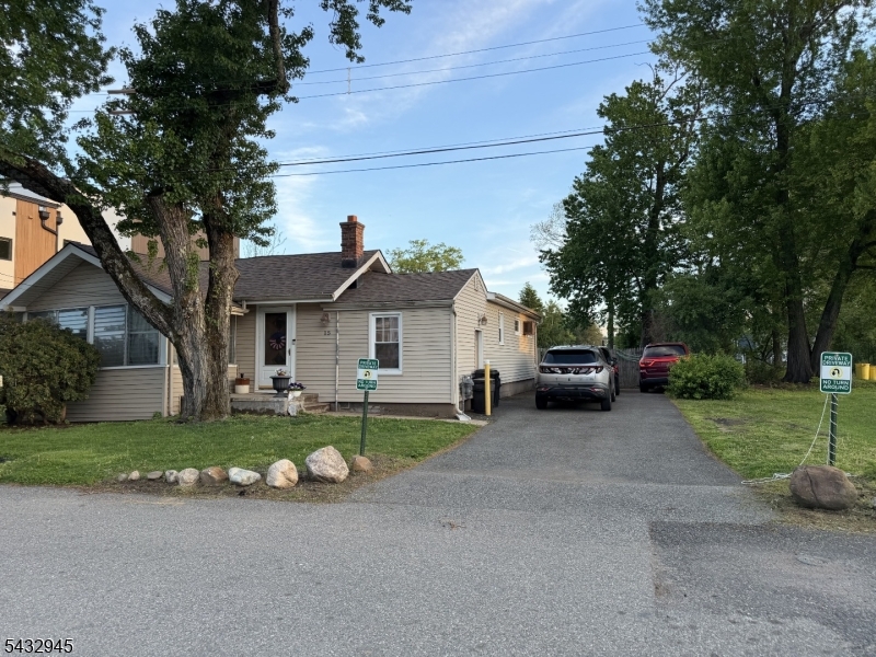 15 Volker Ln Property Photo 2