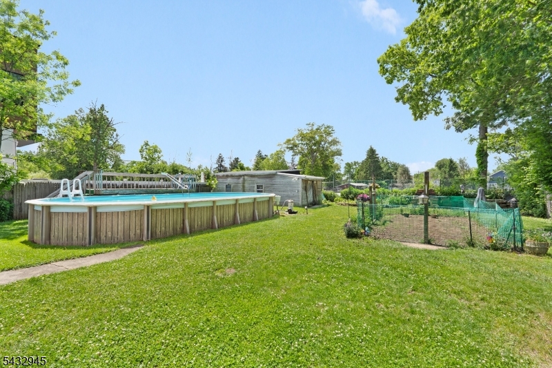 15 Volker Ln Property Photo 6