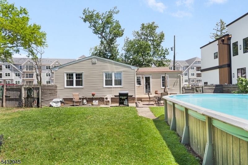 15 Volker Ln Property Photo 8