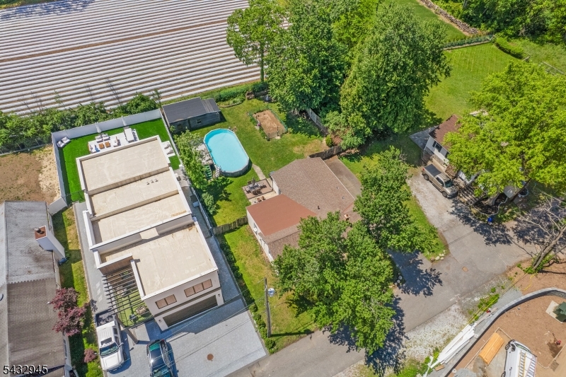 15 Volker Ln Property Photo 12