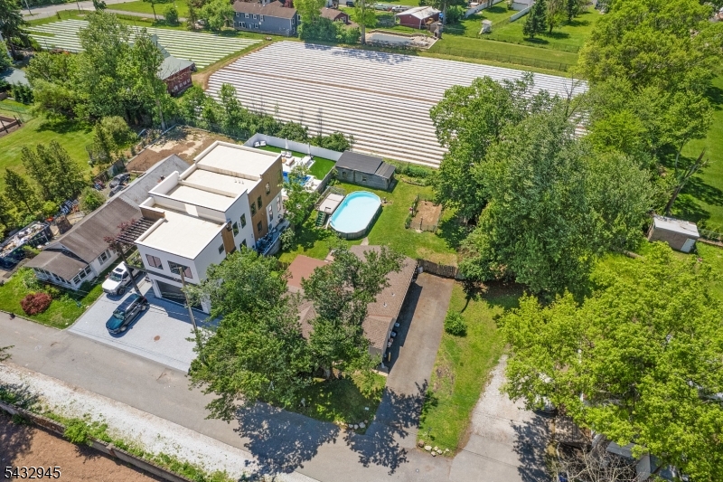 15 Volker Ln Property Photo 19