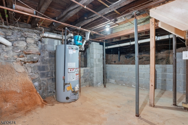 415 Village Rd Property Photo 33