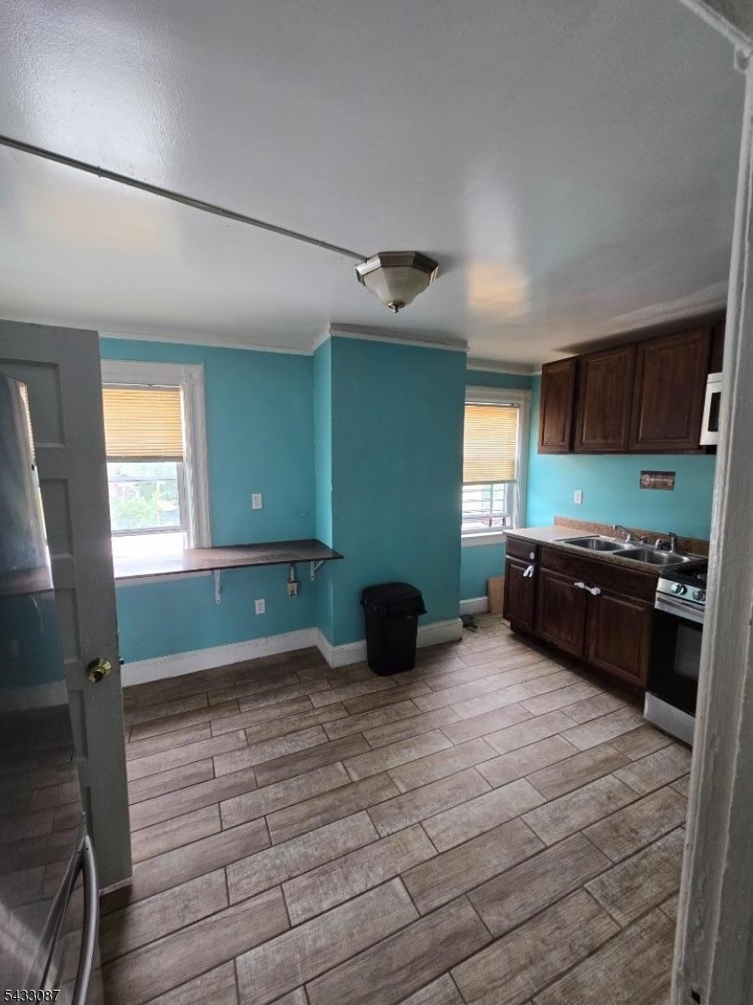 314 William St Property Photo 5