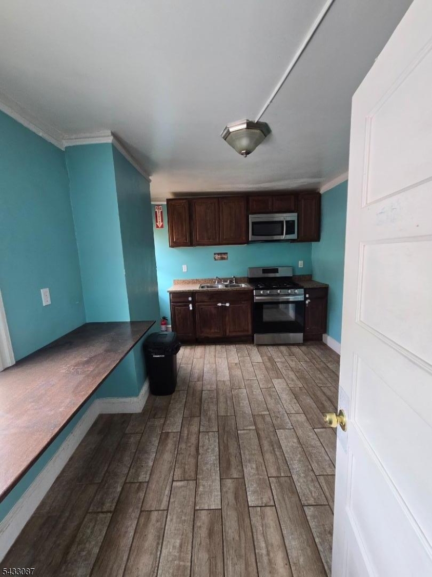 314 William St Property Photo 6