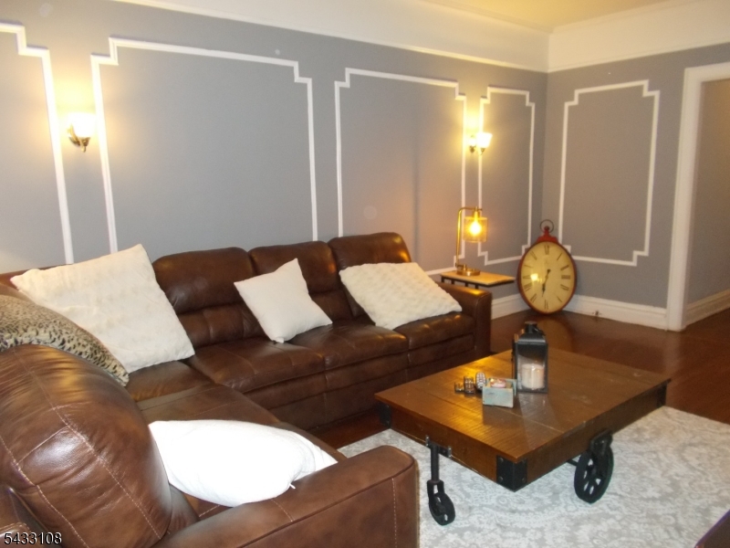 42 Holly Property Photo 2