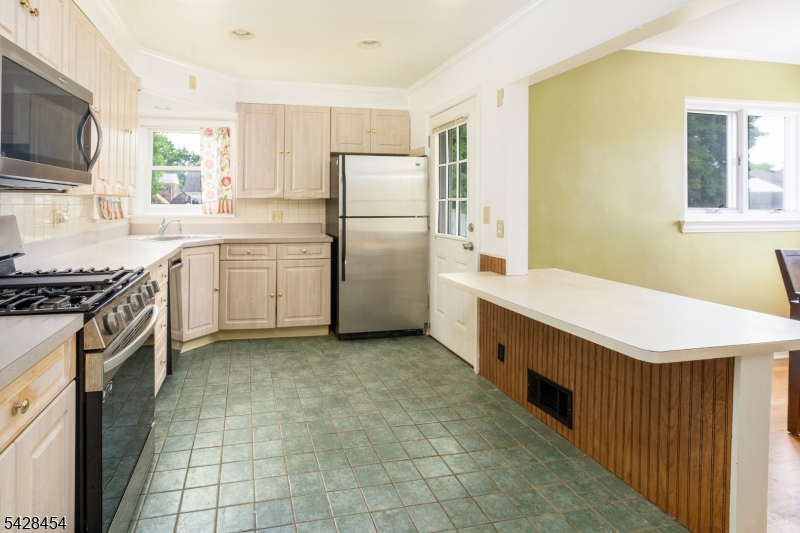 441 Blanchard Ter Property Photo 4
