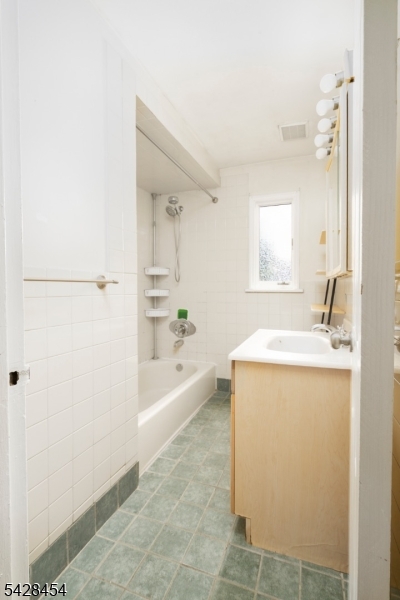 441 Blanchard Ter Property Photo 6