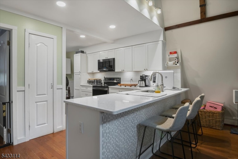 7 Glen Dr Property Photo 3