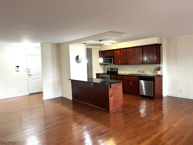 60 Parkway Dr 3g Property Photo 14