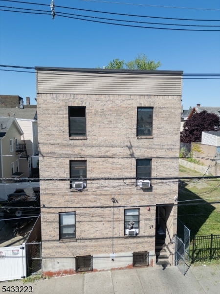 35 Columbia Ave Property Photo 1