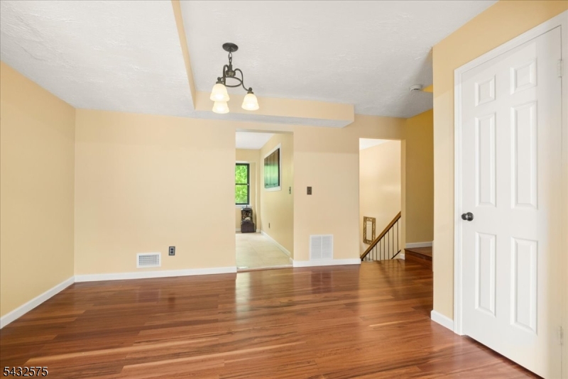 6001 N Oaks Blvd 6001 Property Photo 5