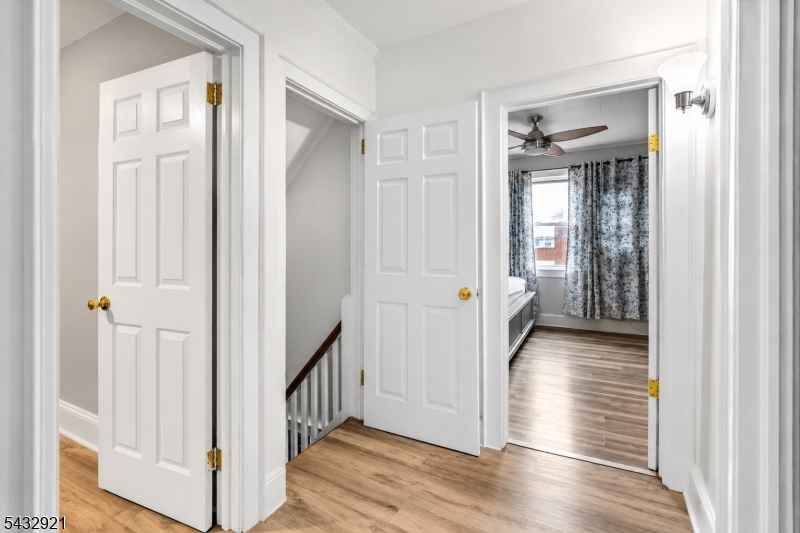 280 Nesbit Ter Property Photo 10