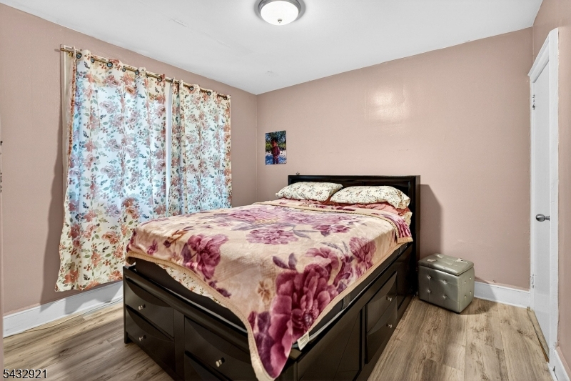 280 Nesbit Ter Property Photo 13