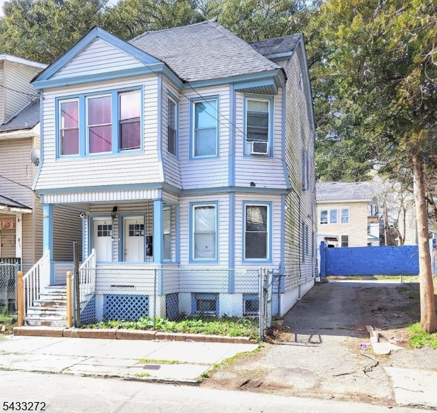 129 22Nd St Property Photo 1