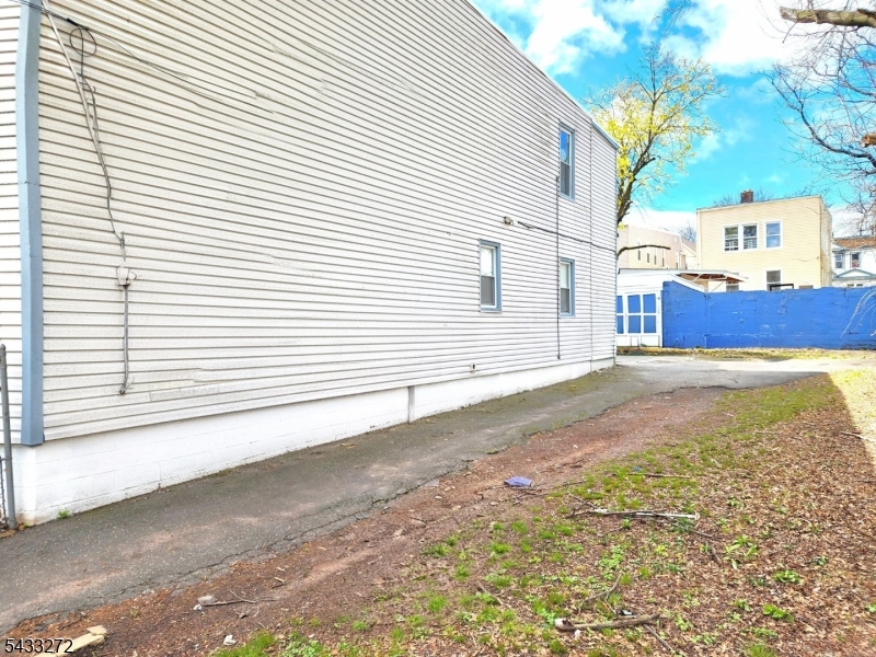 129 22nd St Property Photo 11