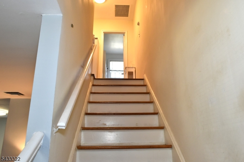 35 Elmwood Ter 35 Property Photo 13