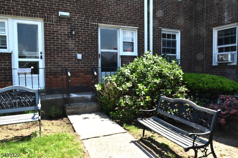 35 Elmwood Ter 35 Property Photo 21