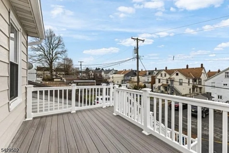 31 Glen Ave Top Property Photo 16