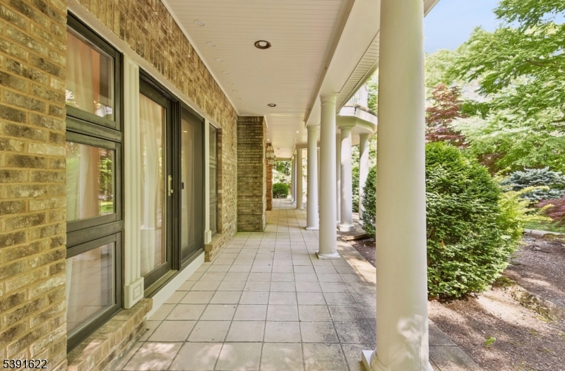 830 W Shore Dr Property Photo 3