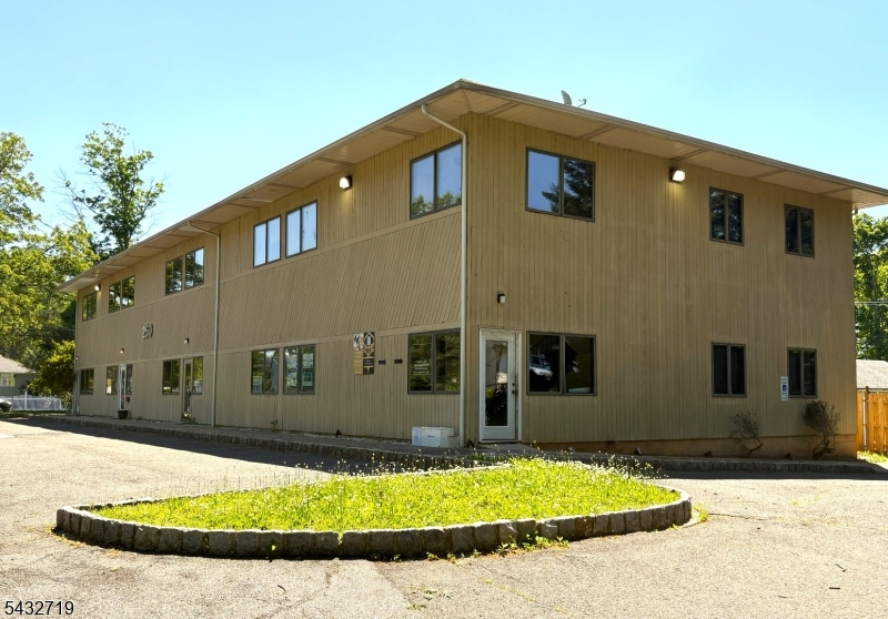 250 Stelton Rd Property Photo 2