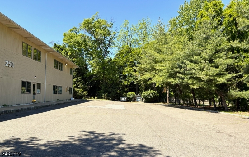 250 Stelton Rd Property Photo 5