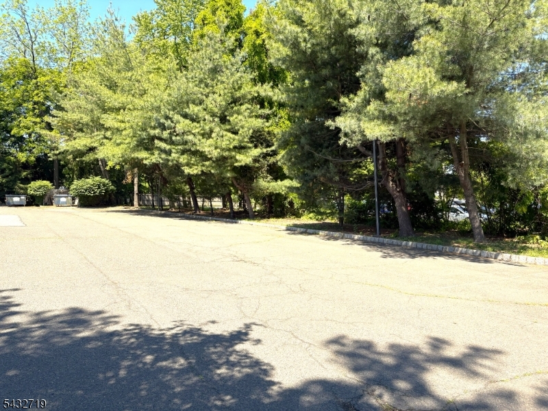 250 Stelton Rd Property Photo 6