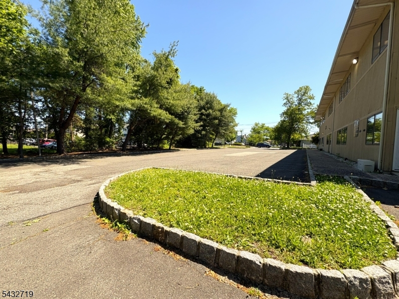 250 Stelton Rd Property Photo 8