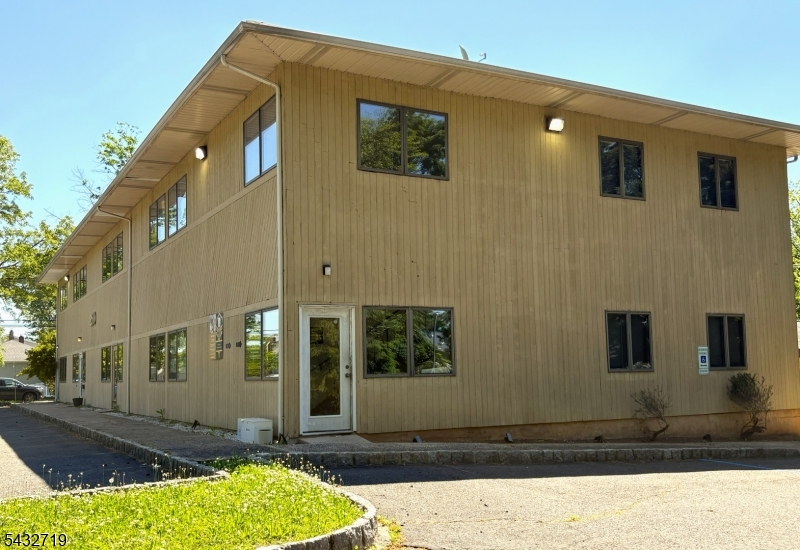 250 Stelton Rd Property Photo 9
