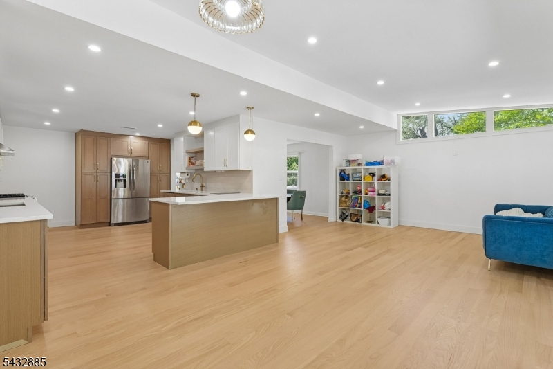 215 Exeter Way Property Photo 8