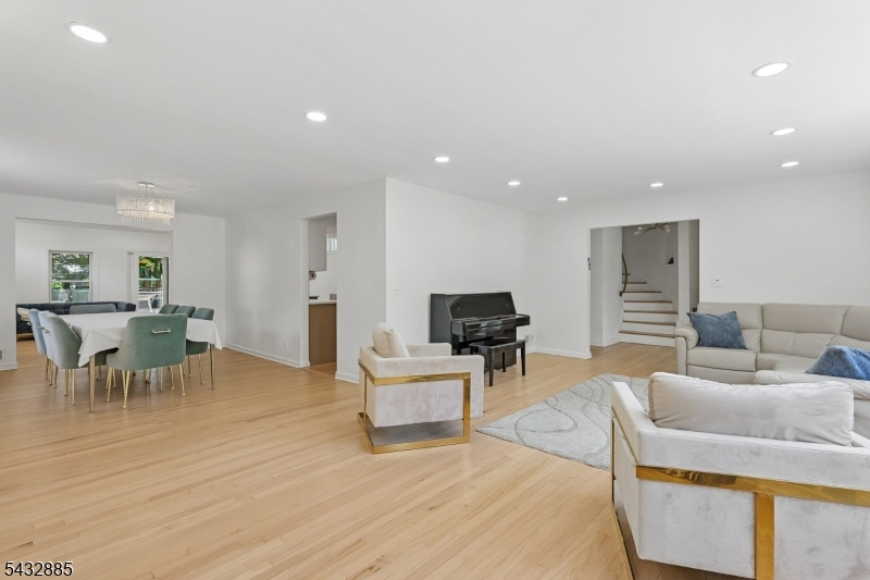 215 Exeter Way Property Photo 17