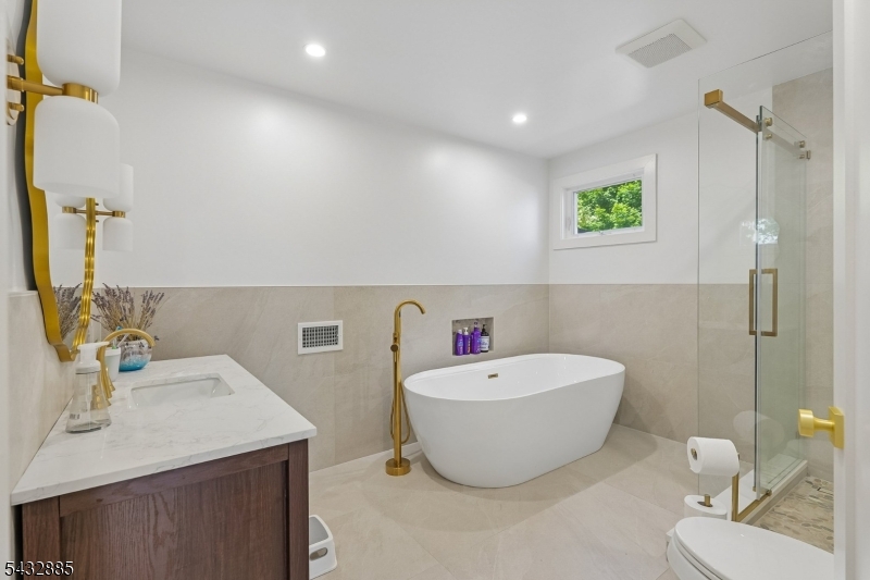 215 Exeter Way Property Photo 20