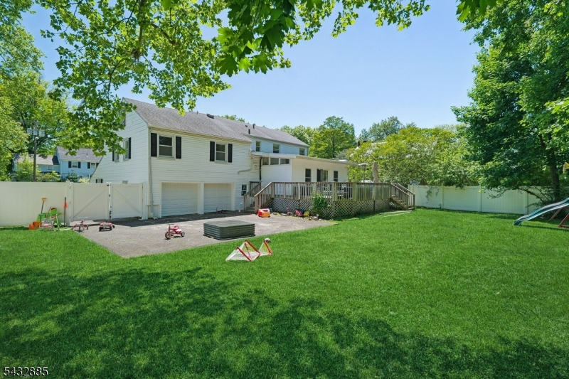 215 Exeter Way Property Photo 32