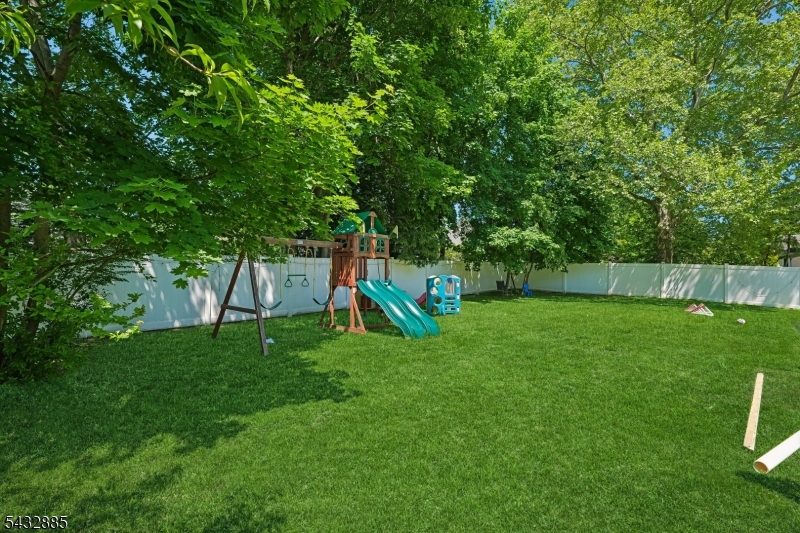 215 Exeter Way Property Photo 34