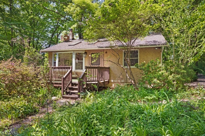 76 Brooksyde Ave Property Photo 2