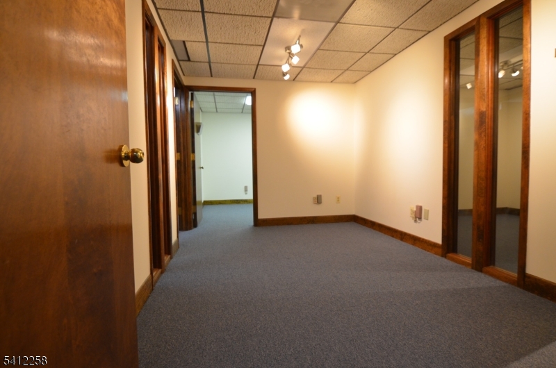 48 Woodport Rd Property Photo 5